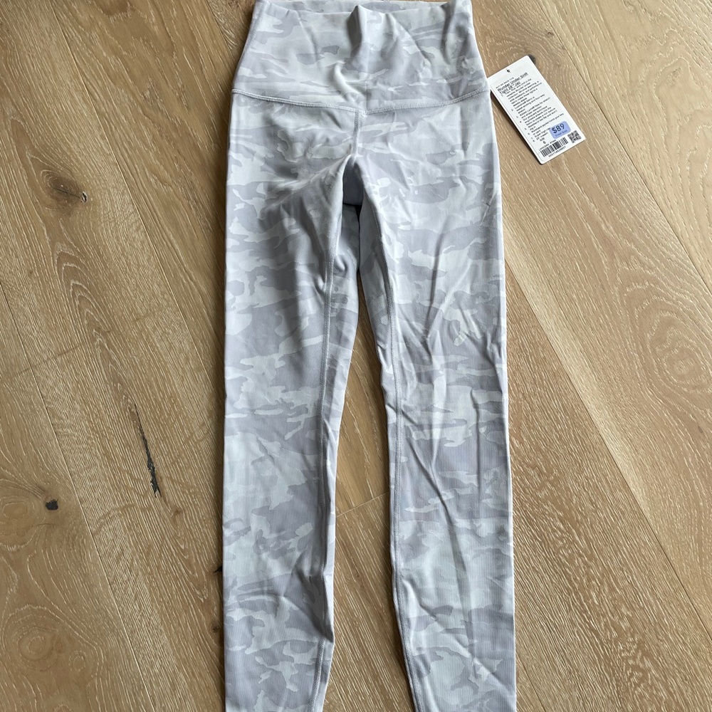Lululemon wunder under 28”